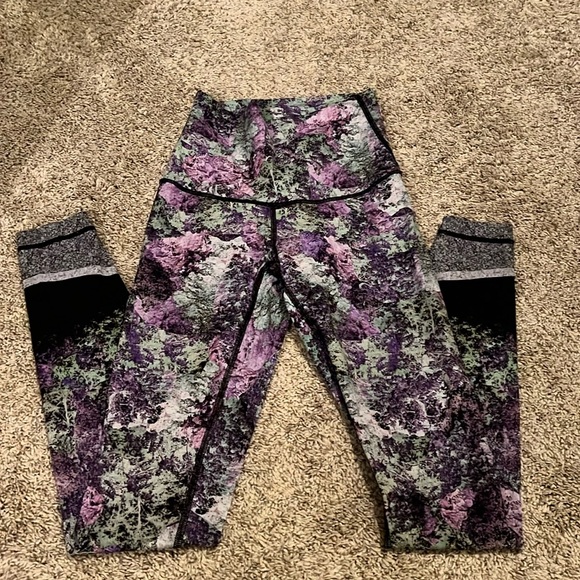 Lululemon Wunder Under Hi-Rise Tight (Nulux 28")
Vivid Vision - Picture 3 of 7